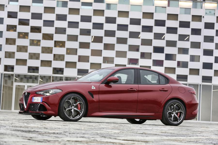  Alfa Romeo Giulia Quadrifoglio 2016 года  (WW) (фото 29 из 40)
